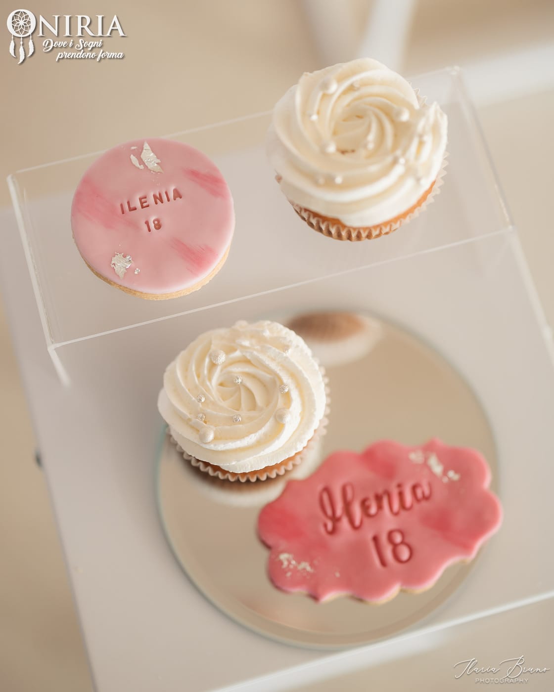 Dettaglio di dolci e cupcake coordinati per un evento firmato Oniria